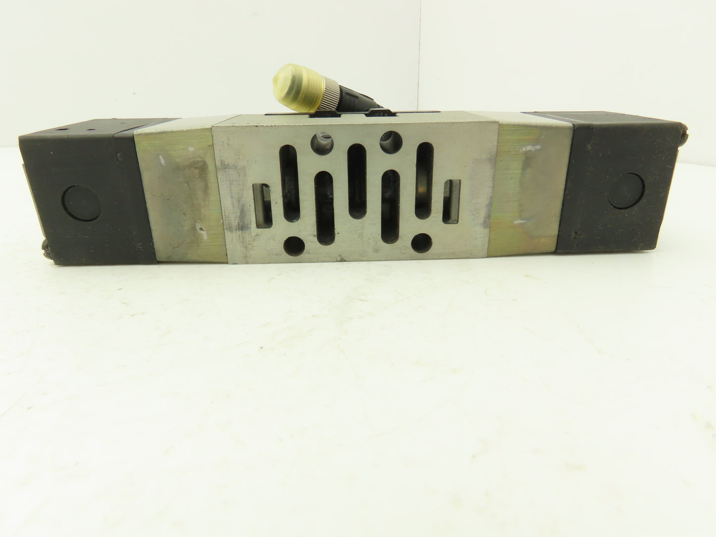 SMC VPN-6-FG-D Pneumatic Double Solenoid Valve 4/5 Port 24VDC