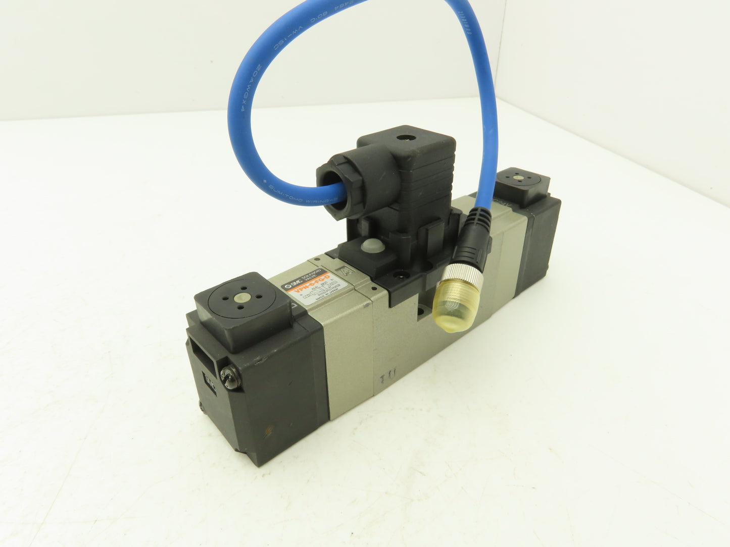 SMC VPN-6-FG-D Pneumatic Double Solenoid Valve 4/5 Port 24VDC