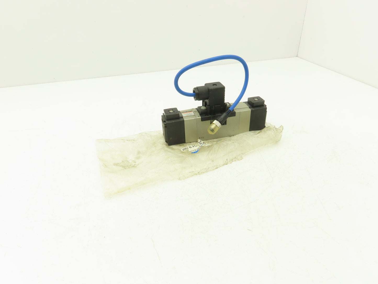 SMC VPN-6-FG-D Pneumatic Double Solenoid Valve 4/5 Port 24VDC
