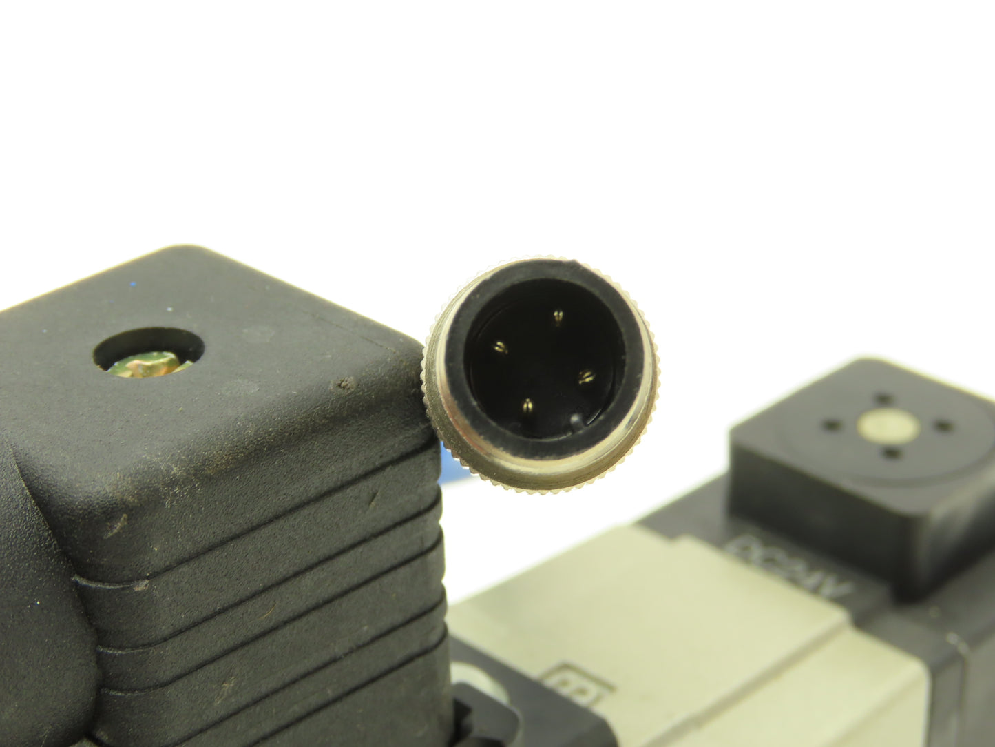 SMC VPN-6-FG-D Pneumatic Double Solenoid Valve 4/5 Port 24VDC