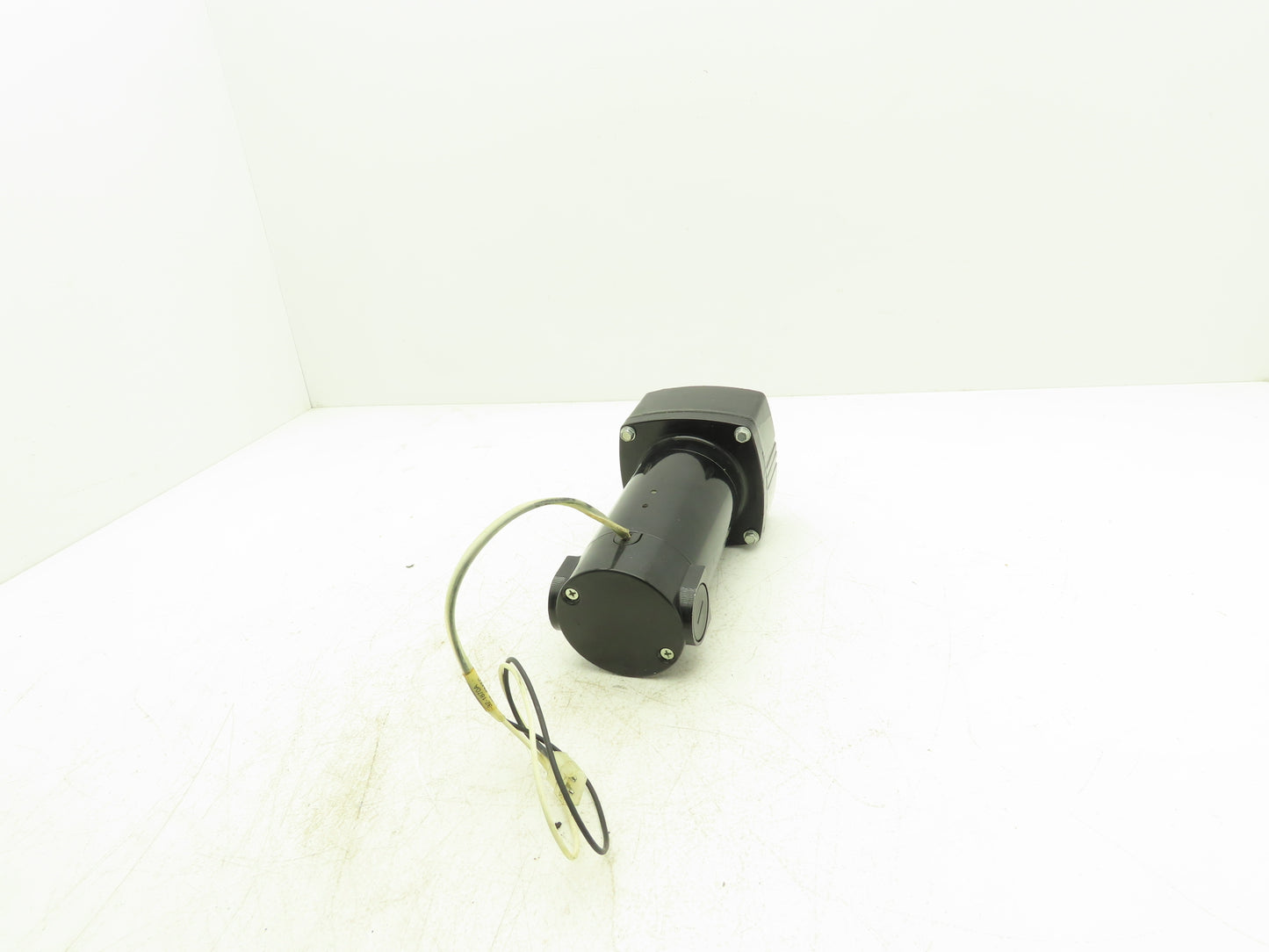 Bodine 32A5BEPM-E3 DC Gearmotor 1/9Hp 90VDC 25:1 Ratio 66 RPM Inline Parallel