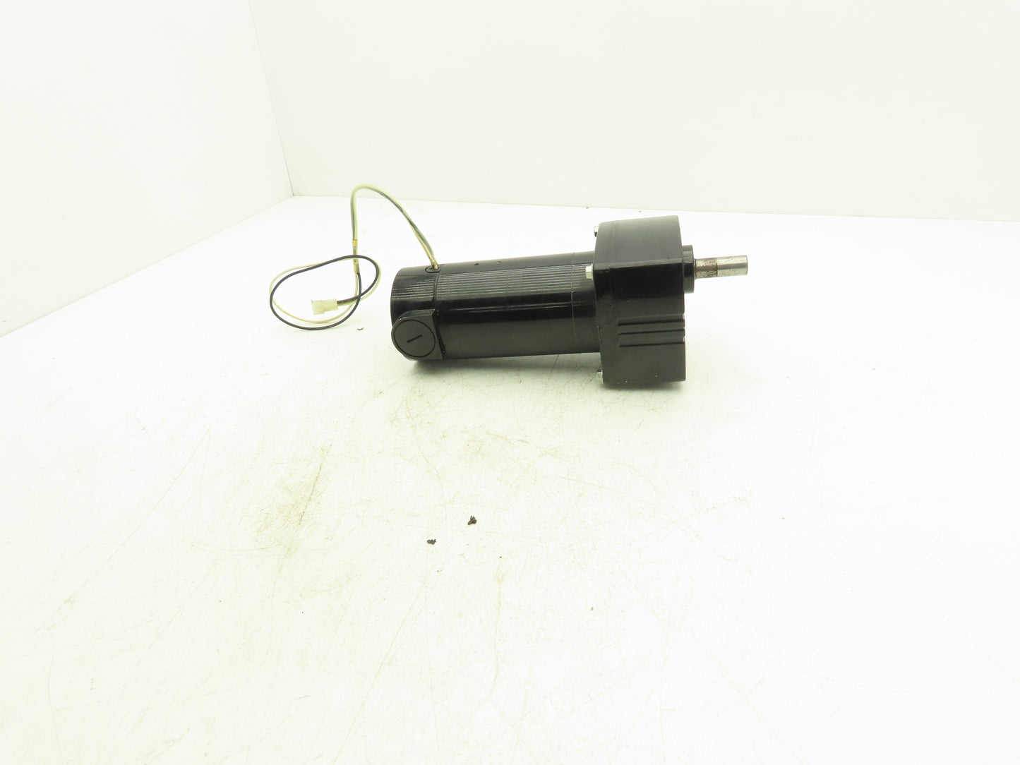 Bodine 32A5BEPM-E3 DC Gearmotor 1/9Hp 90VDC 25:1 Ratio 66 RPM Inline Parallel