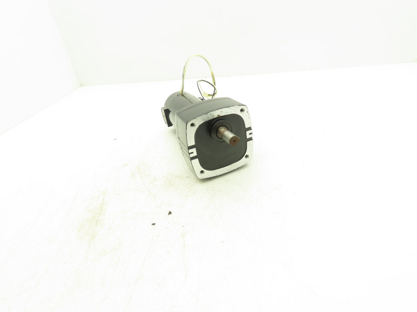Bodine 32A5BEPM-E3 DC Gearmotor 1/9Hp 90VDC 25:1 Ratio 66 RPM Inline Parallel