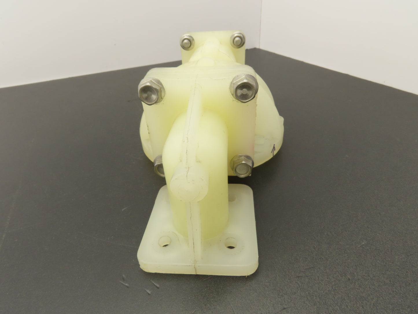Sandpiper 196-162-552 Outer Chamber Diaphragm Pump 5-5/8" OD 8 Hole 5-7/8" O/C