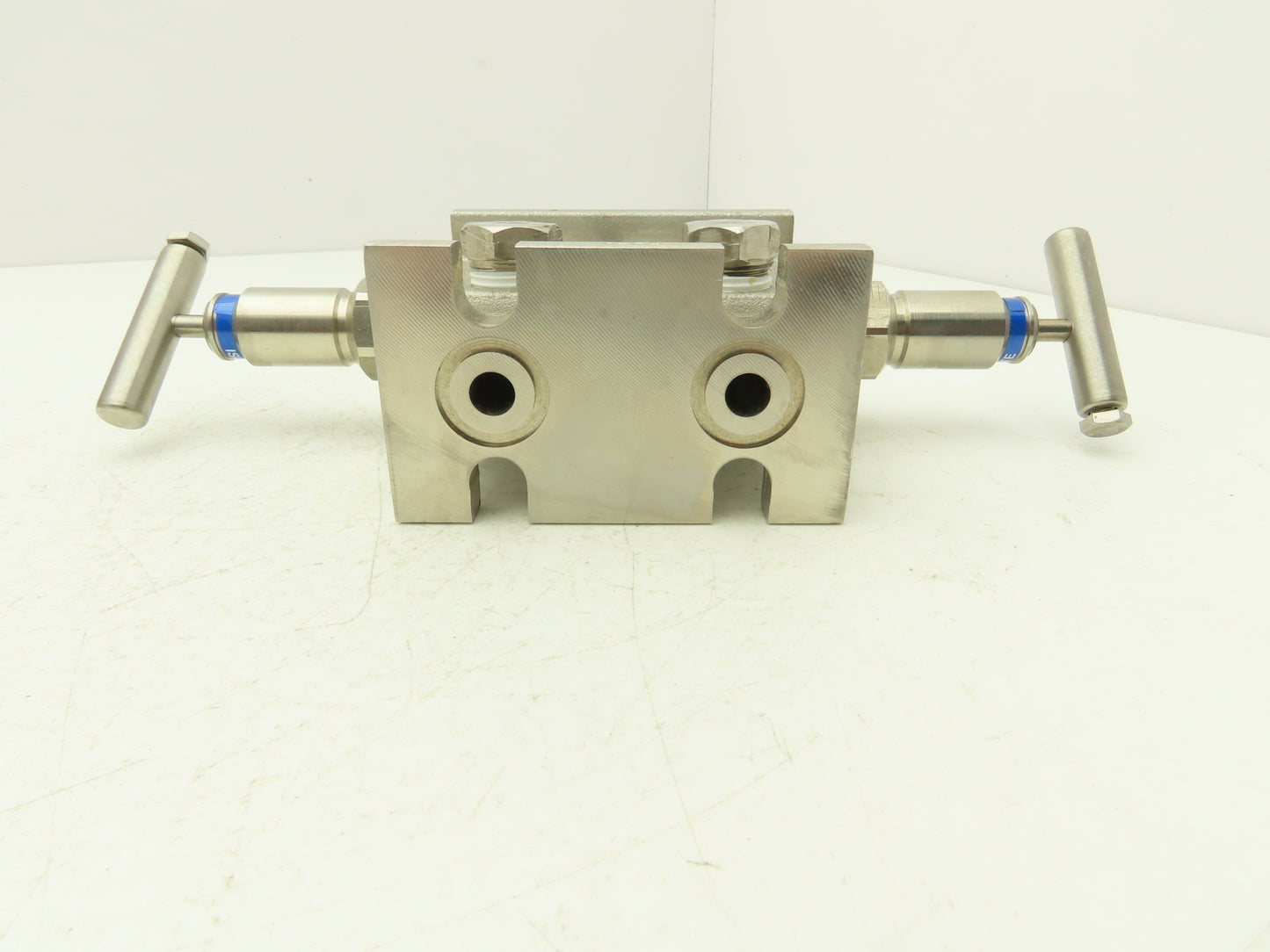 PGI M3-685SDT-W9 2 Valve Block Manifold Assy Straight Style 6000PSI Max 316SS