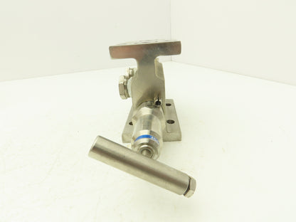 PGI M3-685SLT-W9 2 Valve Block Manifold Straight Style 1500PSI Max @200° 316SS
