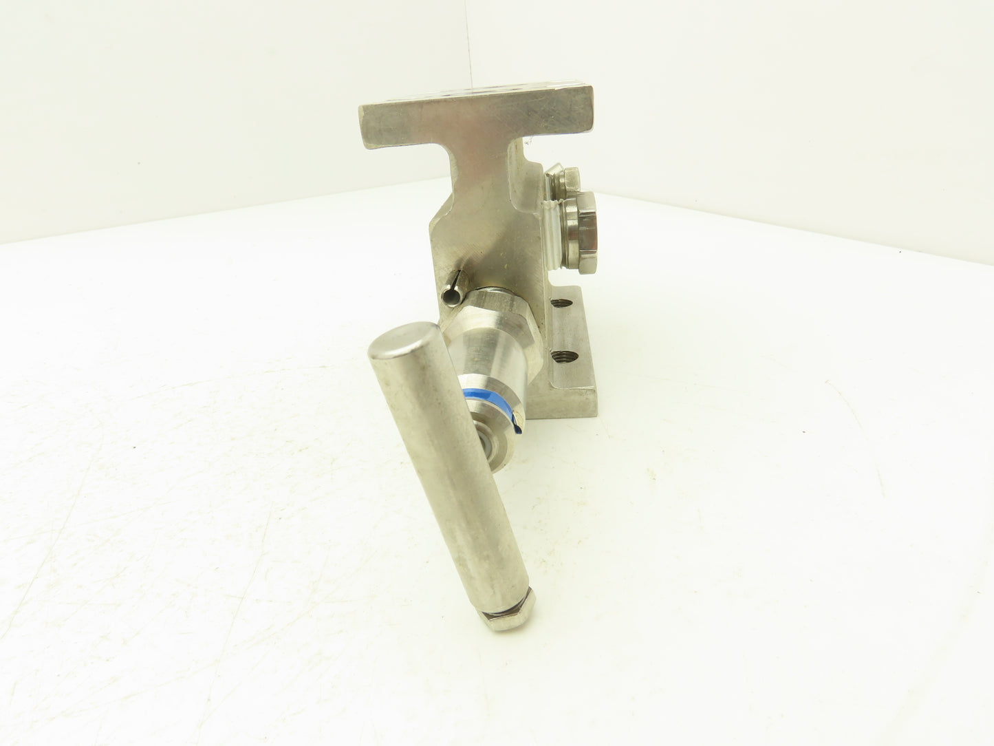 PGI M3-685SLT-W9 2 Valve Block Manifold Straight Style 1500PSI Max @200° 316SS