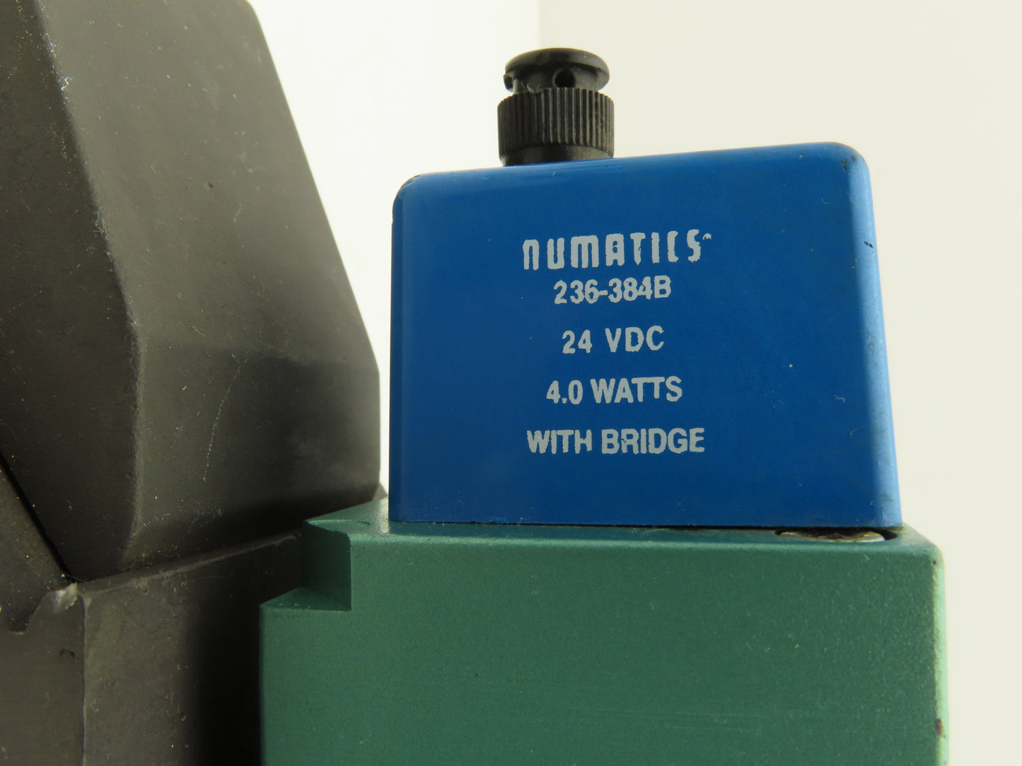 Numatics 135BB515MP00061 Solenoid Pilot Valve W/Manifold 150PSIG 24VDC