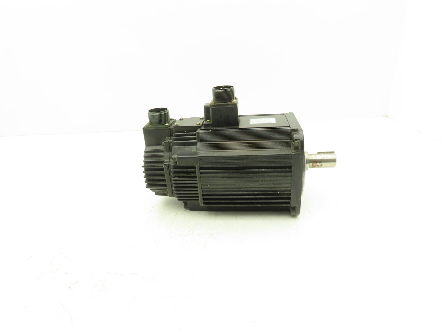 Yaskawa SGMG-13A2ABC AC Servo Motor 1300W 1500 RPM 200V UTOPH-81AWF