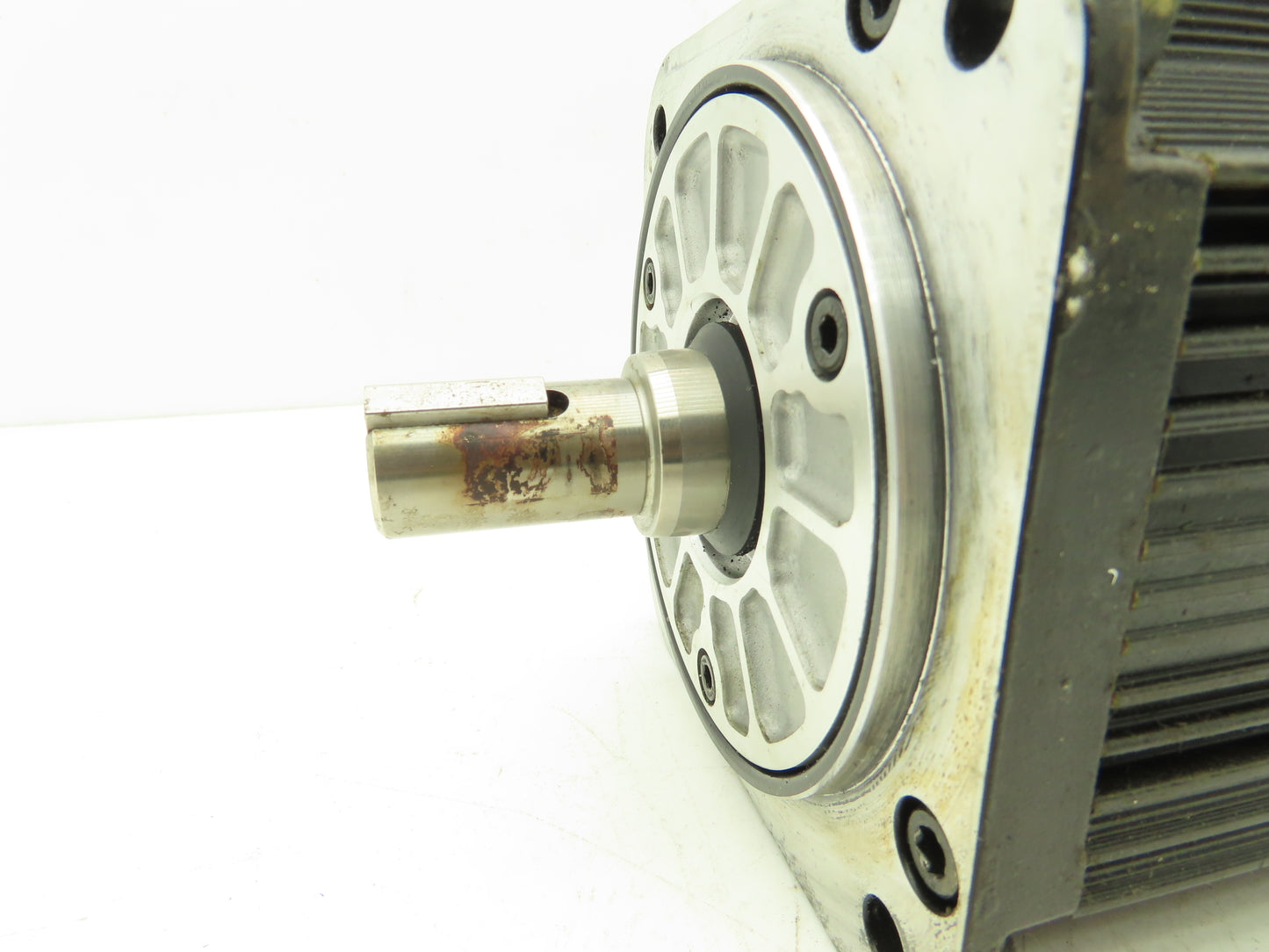 Yaskawa SGMG-13A2ABC AC Servo Motor 1300W 1500 RPM 200V UTOPH-81AWF