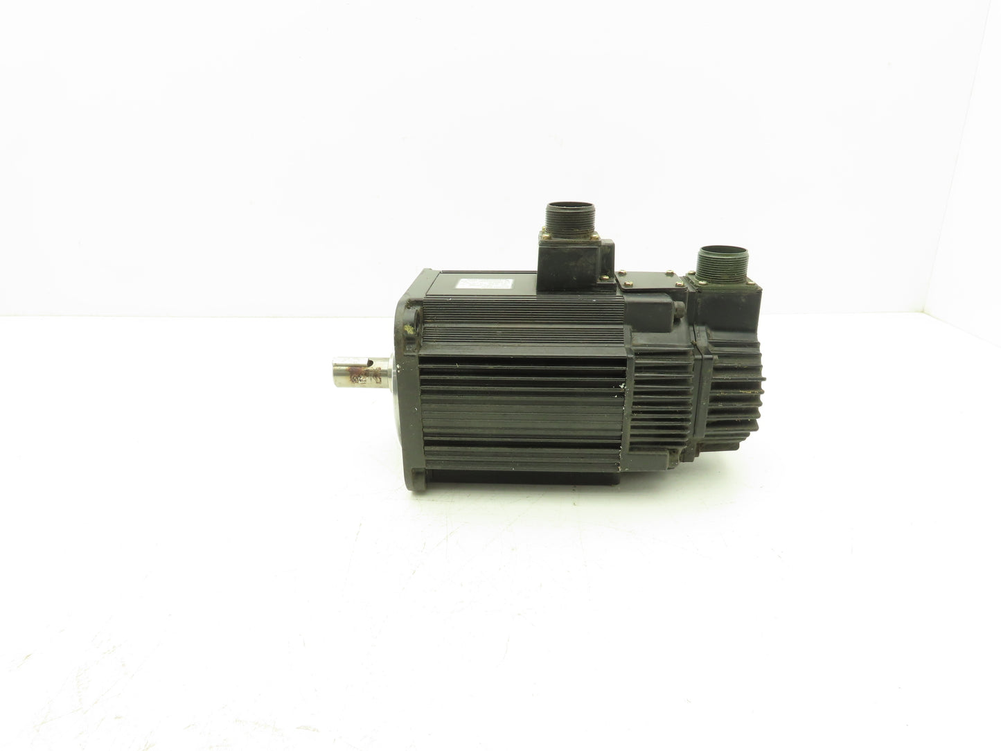Yaskawa SGMG-13A2ABC AC Servo Motor 1300W 1500 RPM 200V UTOPH-81AWF