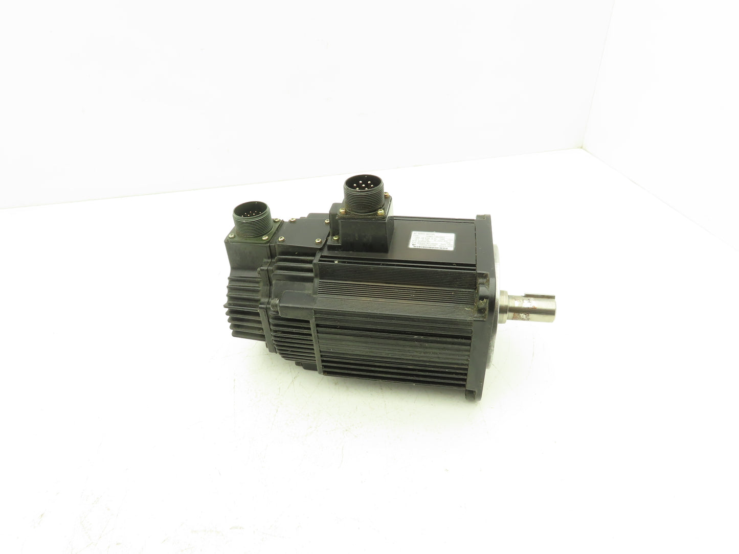 Yaskawa SGMG-13A2ABC AC Servo Motor 1300W 1500 RPM 200V UTOPH-81AWF