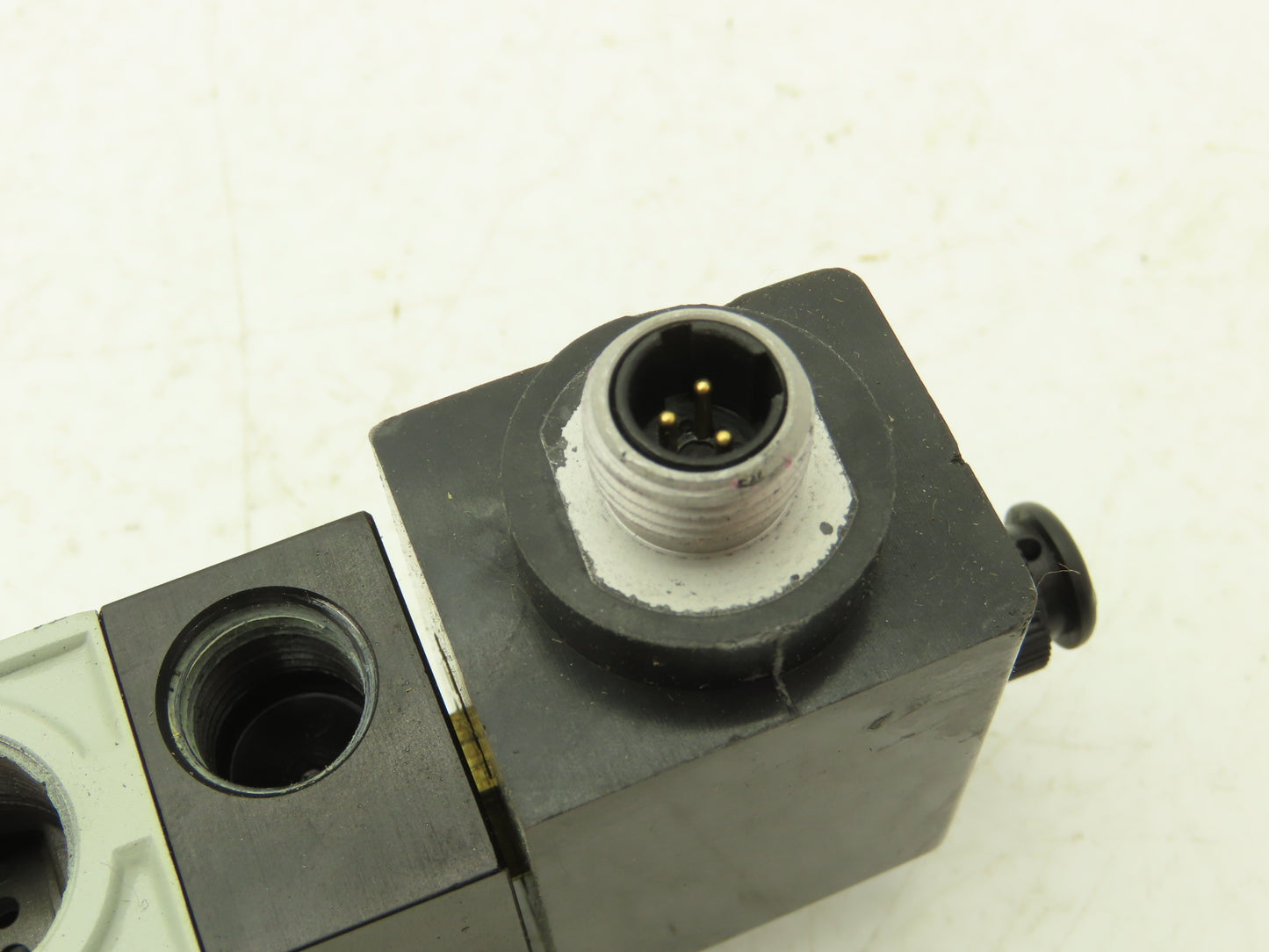 Numatics 92178-2AC Solenoid Valve 120VAC .05A 14.5-120PSIG 5-3/8"NPT 1-1/4"NPT