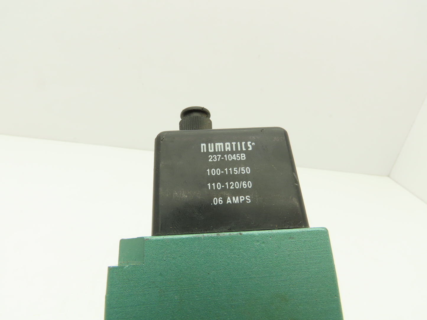 Numatics 134BB400KP14D30 Pneumatic Air Solenoid Valve 150PSI 110-120VAC