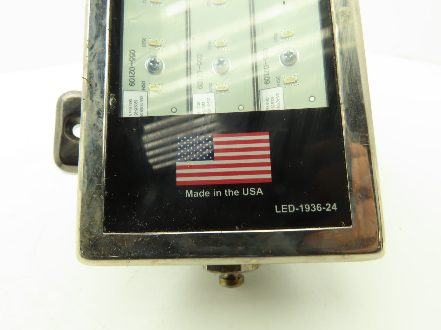 OC White LED-1936-24 Machine Bar Light 100-240VAC 1Ph 1.8A Sealed Magnet Mount