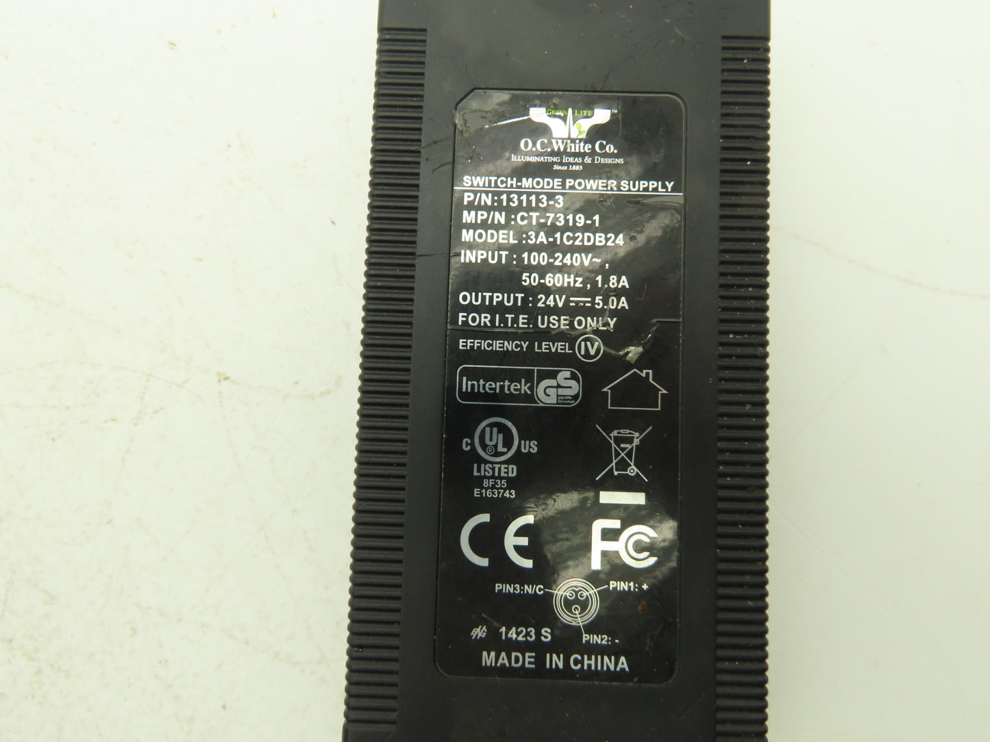 OC White LED-1936-24 Machine Bar Light 100-240VAC 1Ph 1.8A Sealed Magnet Mount