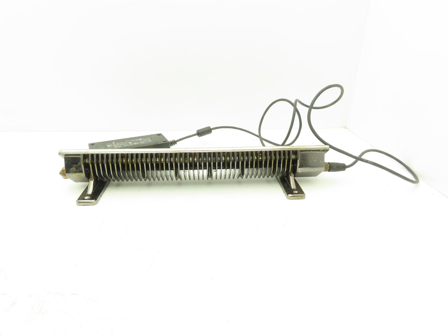 OC White LED-1936-24 Machine Bar Light 100-240VAC 1Ph 1.8A Sealed Magnet Mount
