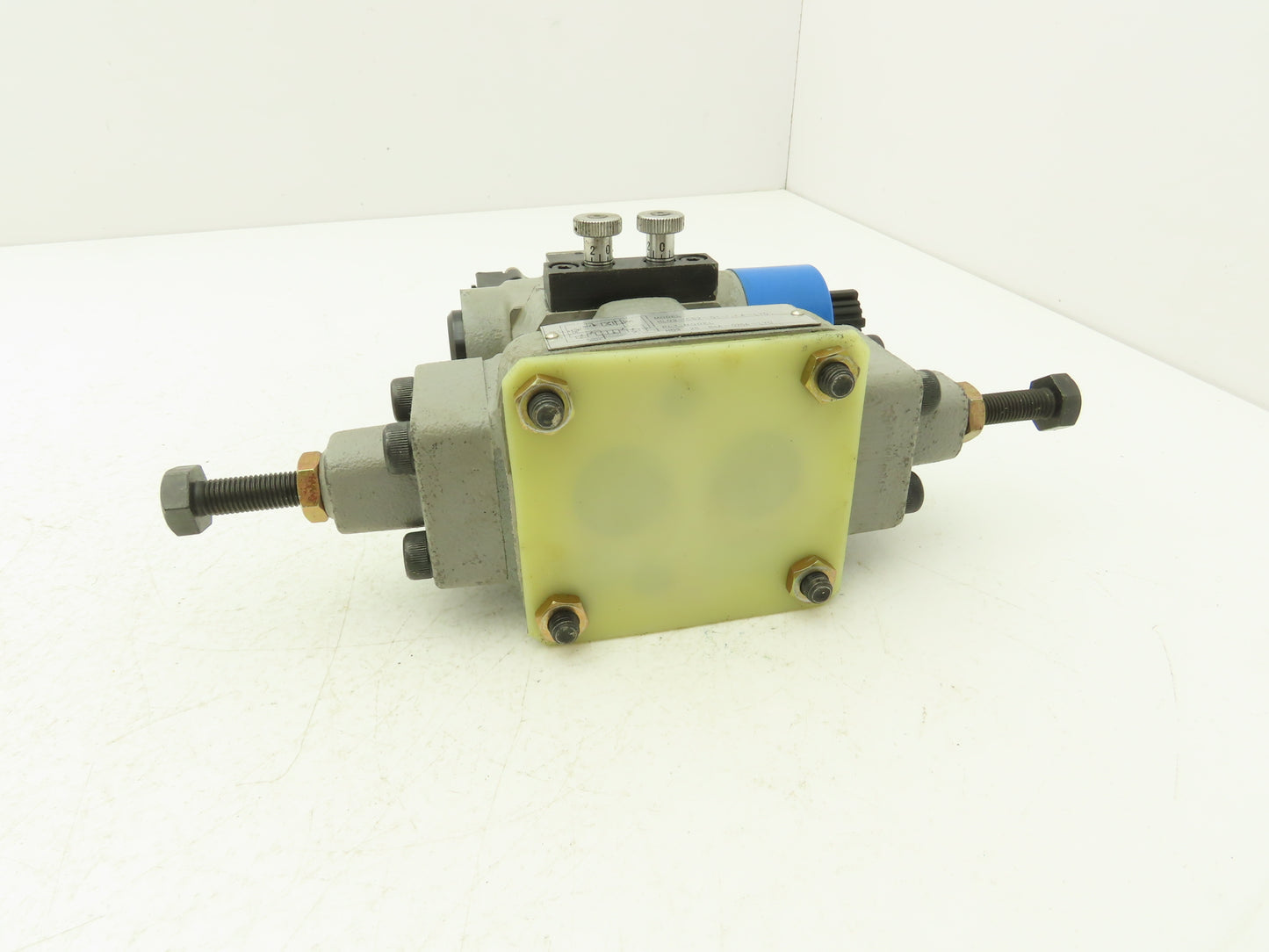 Toyooki Kogyo HLD3-CS2-G1-04A-LYD2 Hydraulic Solenoid Brake/Deceleration Valve