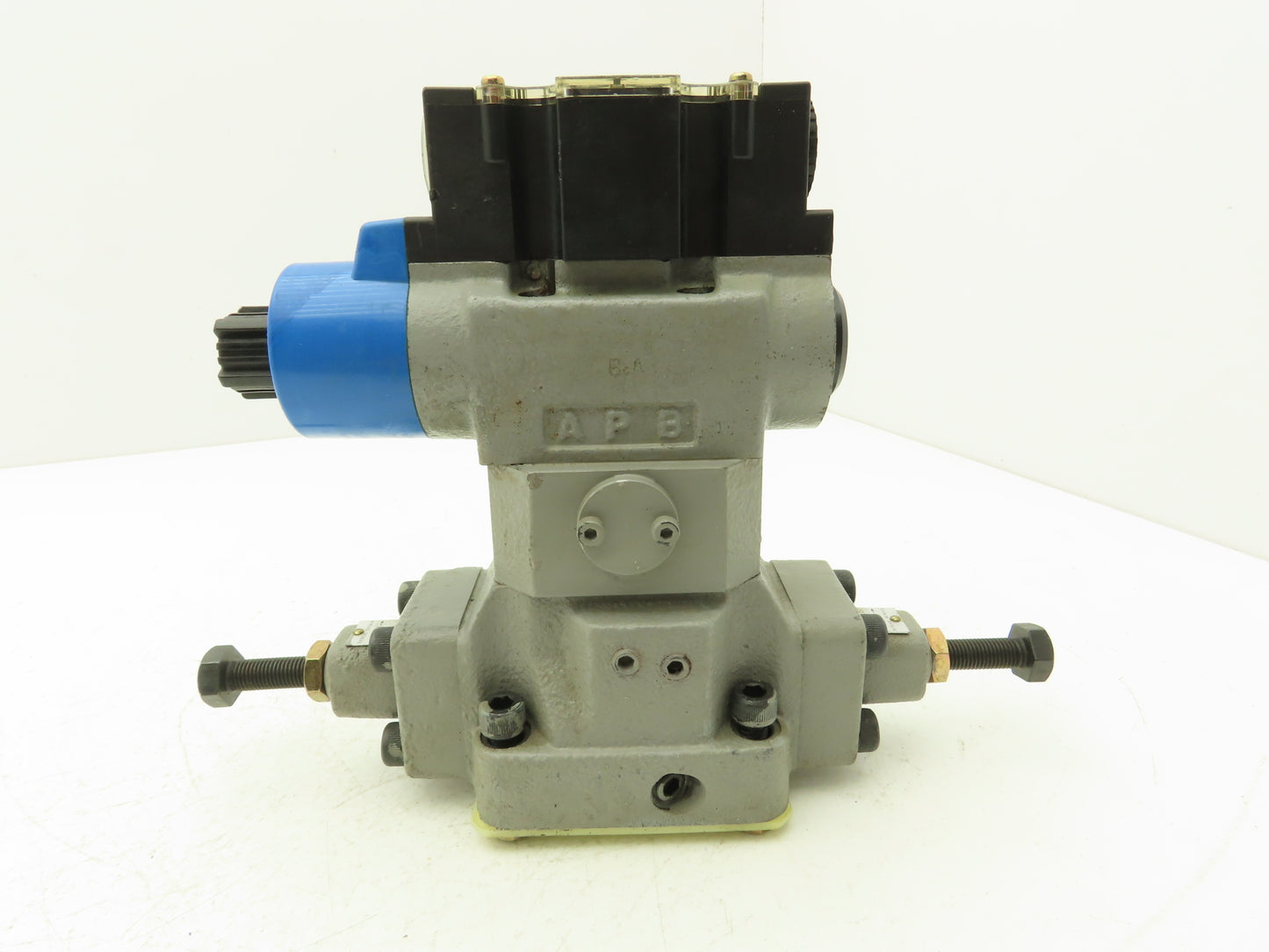 Toyooki Kogyo HLD3-CS2-G1-04A-LYD2 Hydraulic Solenoid Brake/Deceleration Valve