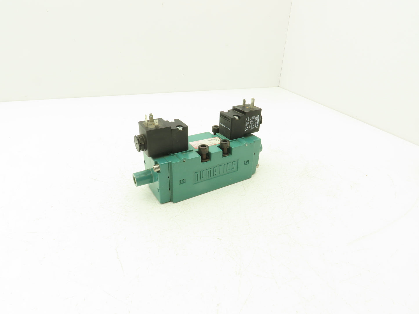 Numatics 134BB5004T12B61 Pneumatic Solenoid Valve 14.5-232 PSIG 24VDC