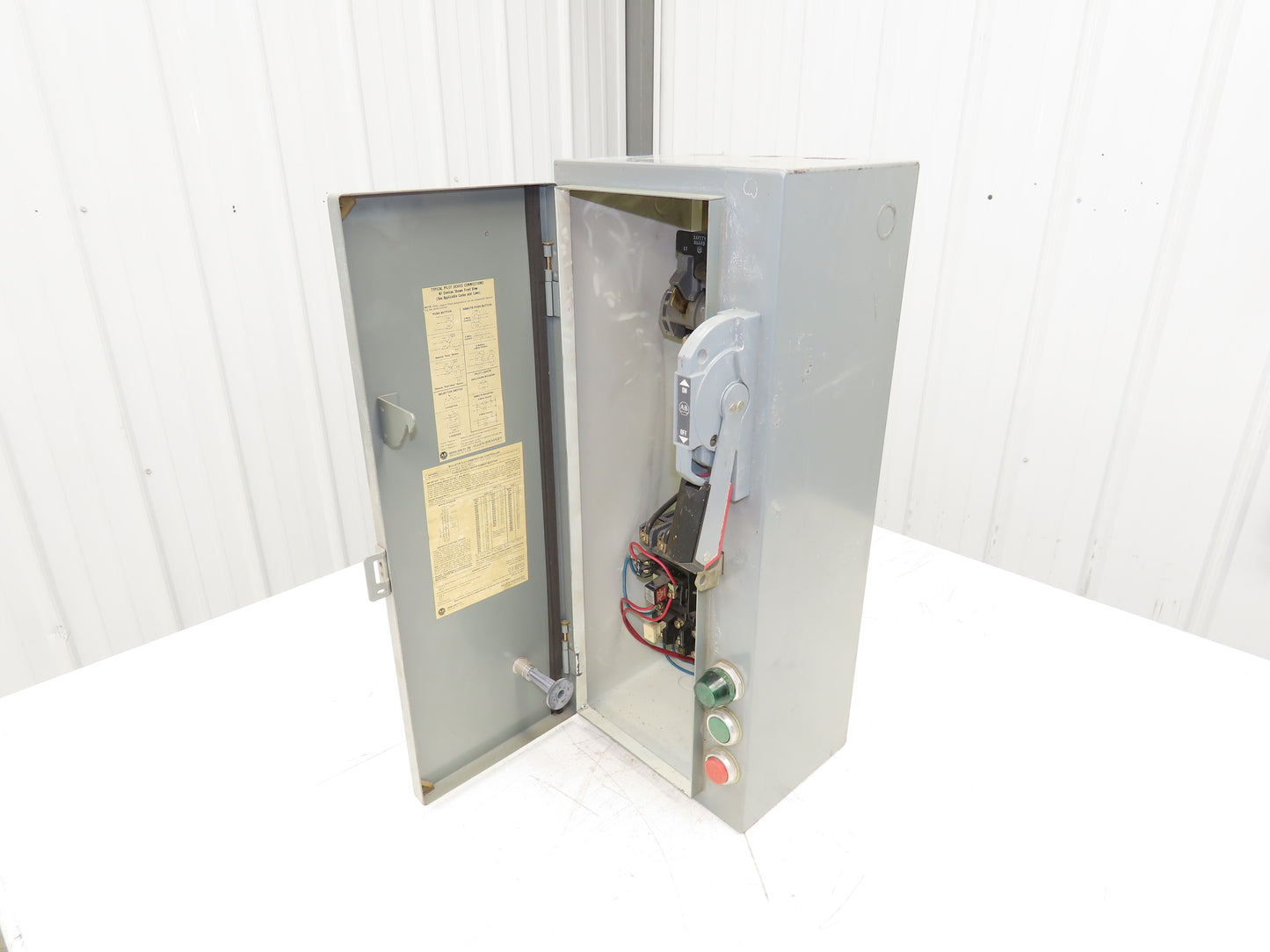 Allen Bradley 512-BACD-24 Combination Motor Starter Enclosure 509-B0D 10 Hp 120v