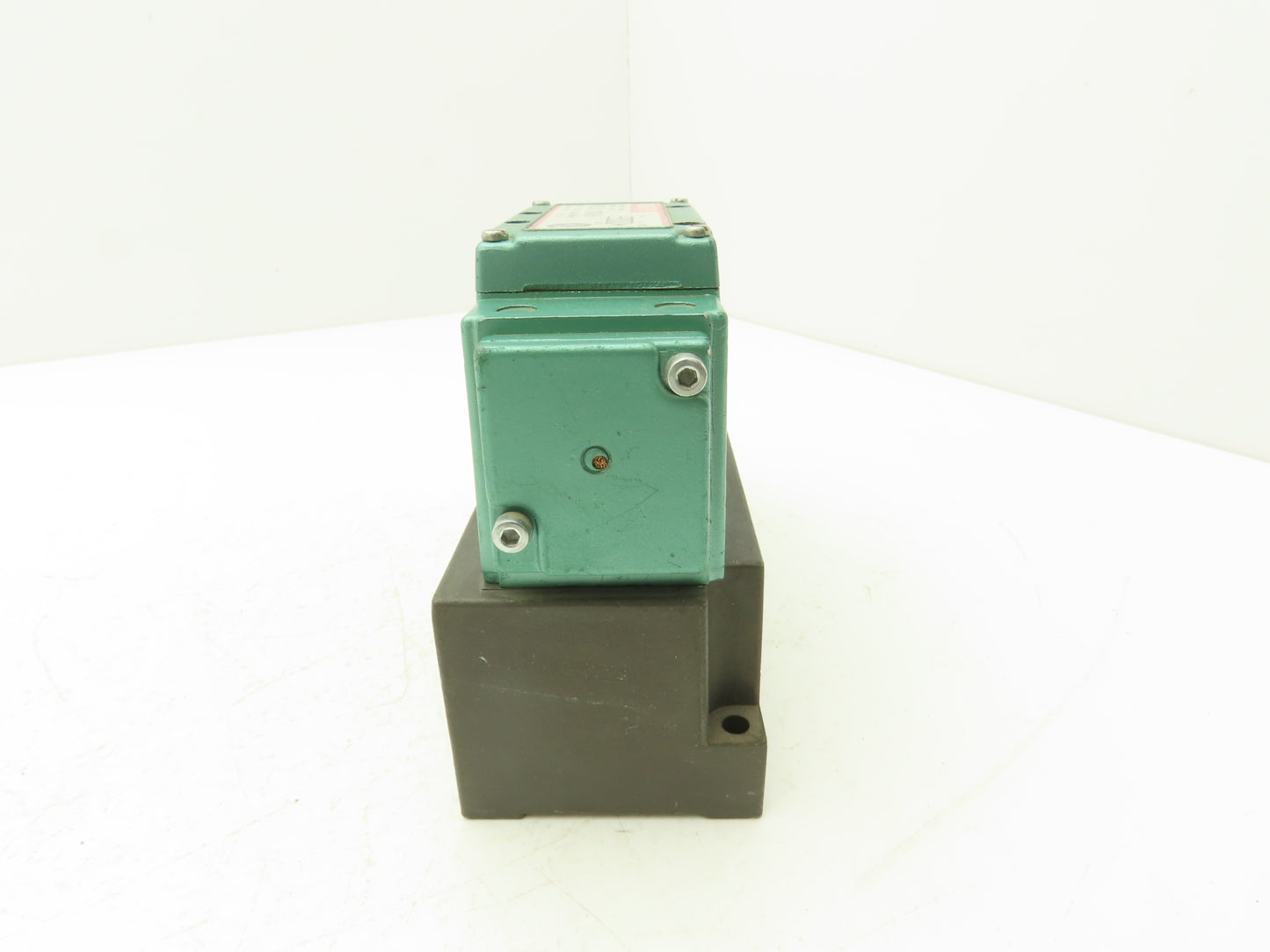 Numatics 123BA43AM Pneumatic Air Solenoid Valve 150PSI 24VDC W/Manifold Base