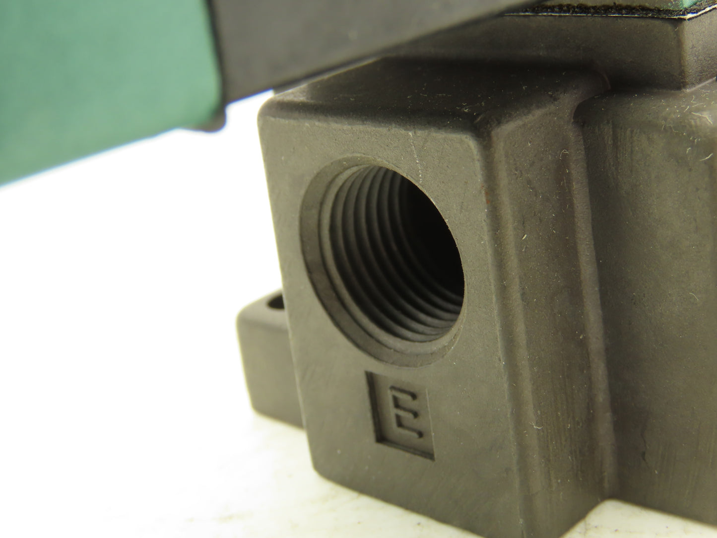 Numatics 153SS632K000030 Pneumatic Solenoid Valve 120VAC 50/60Hz Max 150 PSIG