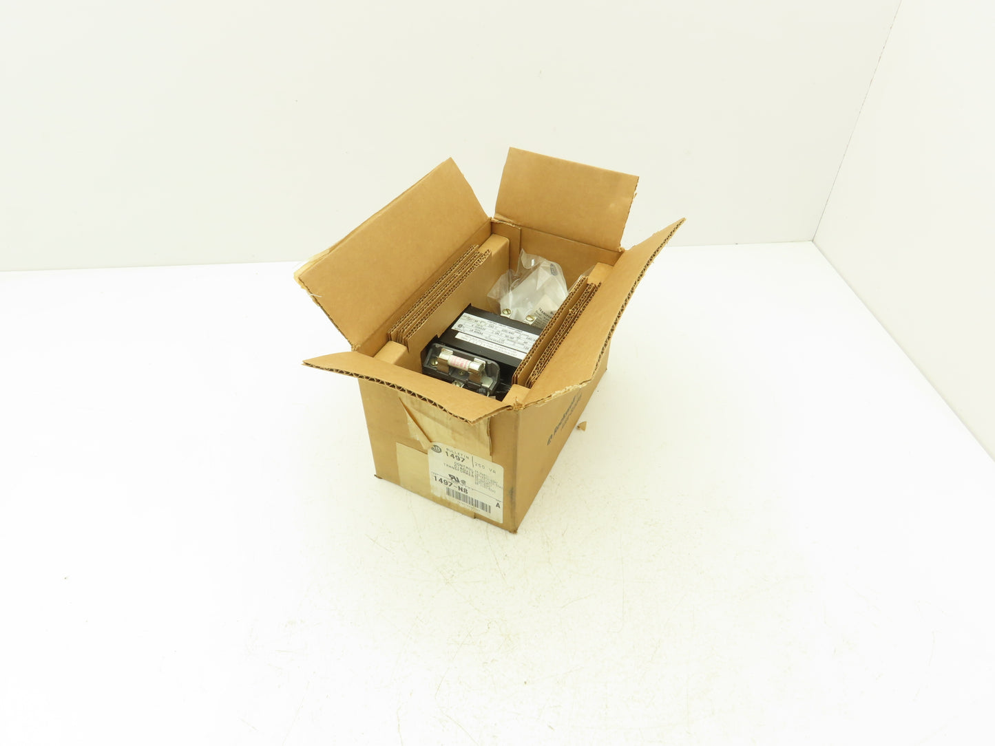 Allen Bradley 1497-N8 Control Transformer Ser A Pri 240/480V Sec 120V 0.250 KVA