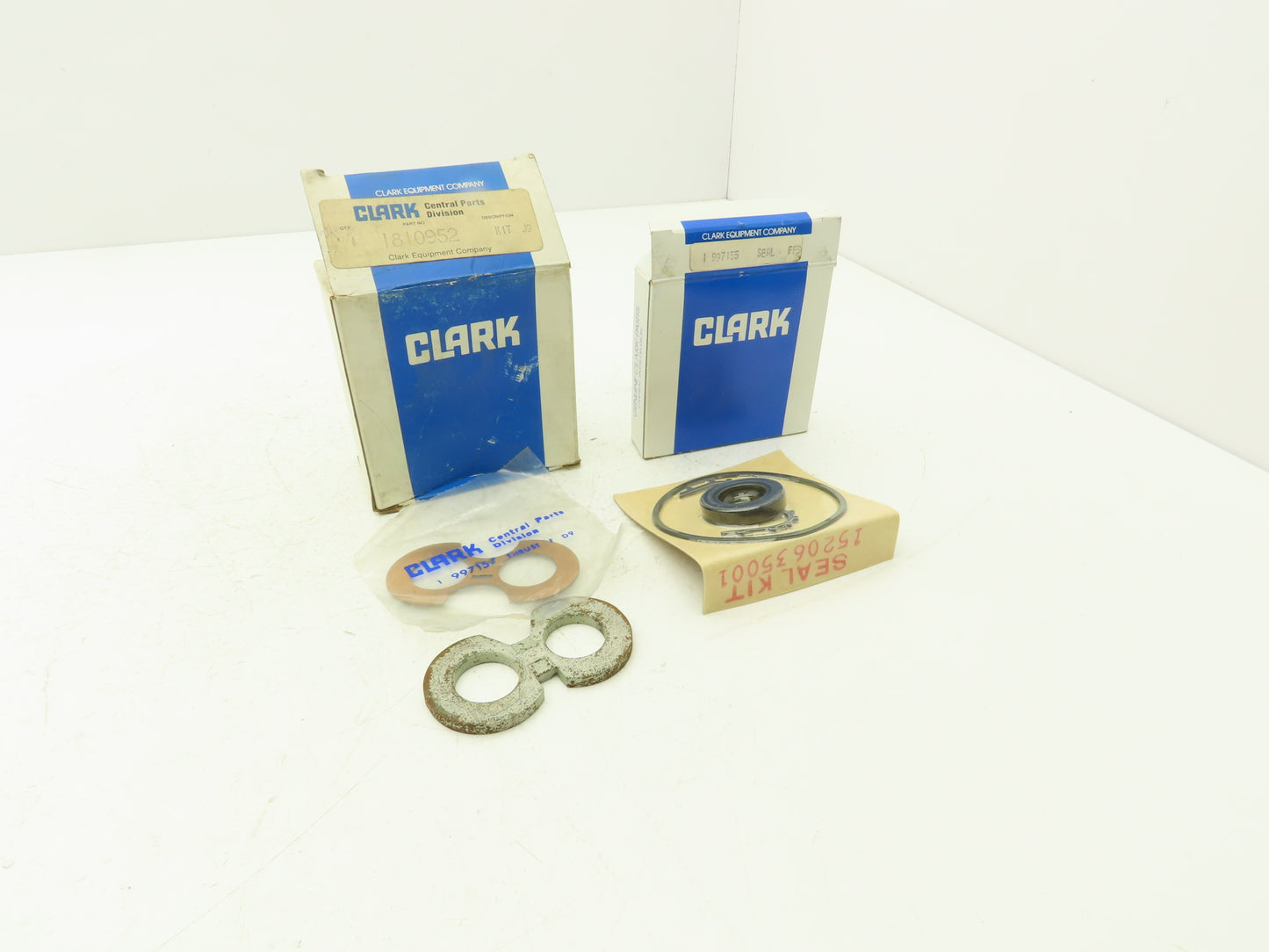 Clark 997155 1810952 Forklift Hydraulic Seal Kit Repair J9 1520635001
