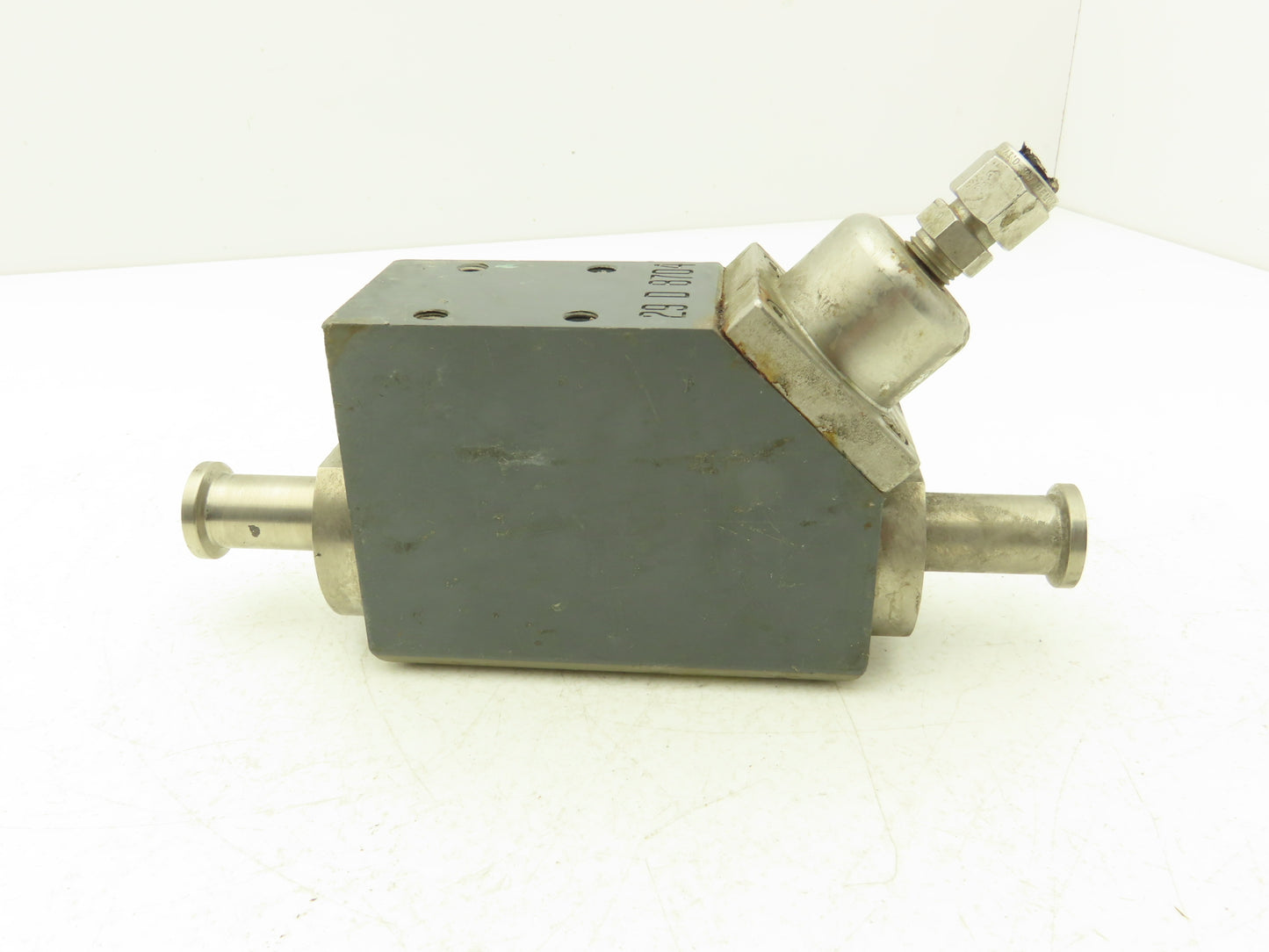 NA 29 D 8704 Laser Static Charge Block Stainless Tubes