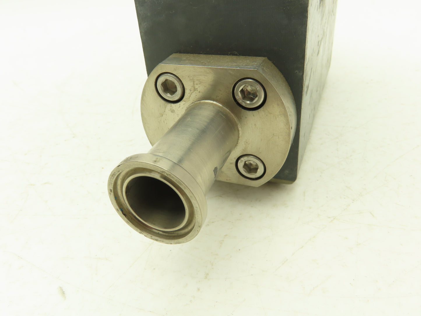 NA 29 D 8704 Laser Static Charge Block Stainless Tubes