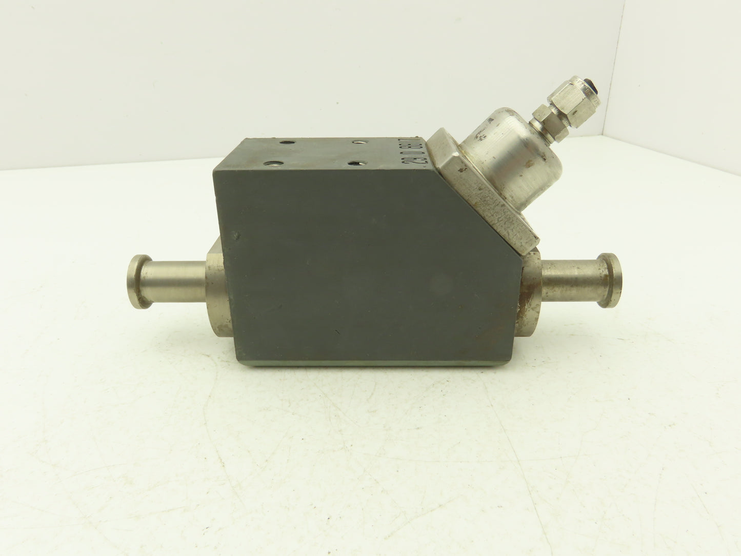 NA 29 D 8817 Laser Static Charge Block Stainless Tubes