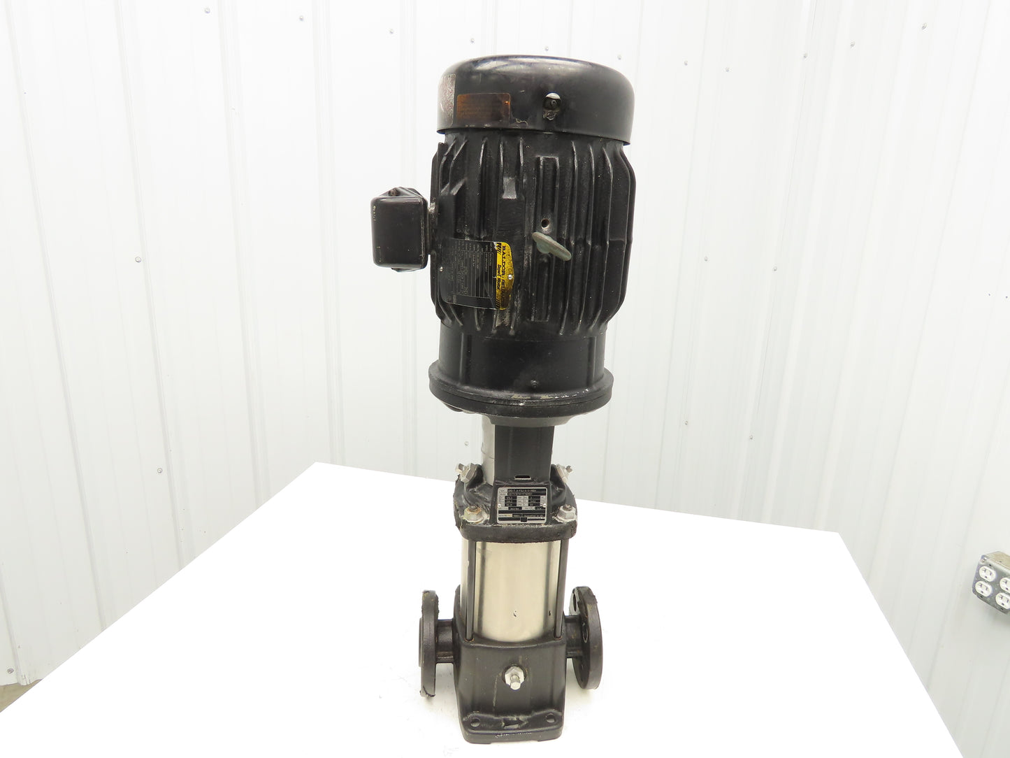Grundfos CR5-7 A-FGJ-A-V-HQQV Inline Centrifugal Pump 1-3/8" Flanged 230/460V