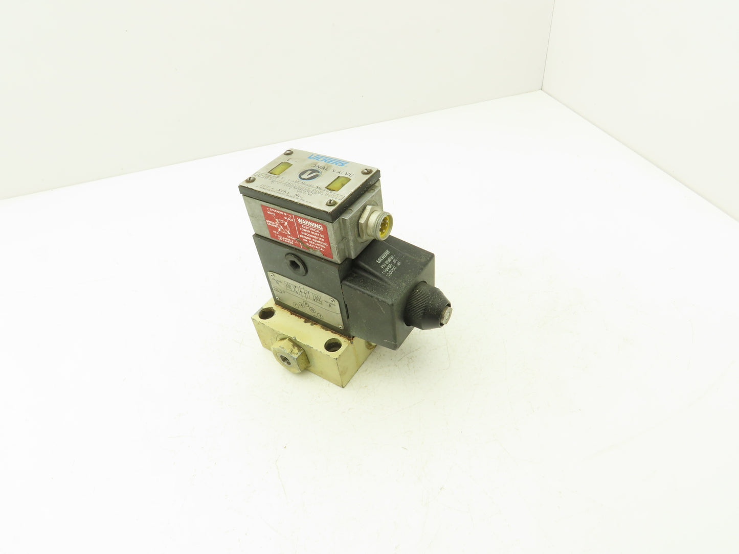Vickers PA5DG4S4LW 010B B6OLH Hydraulic Directional Control Solenoid Valve 120V
