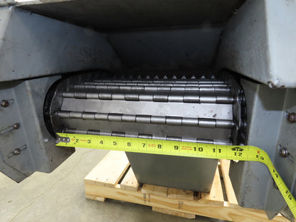 Hennig 8' 6" Chip Conveyor 16"W x 64" Infeed 19"H Discharge 230/460V 3PH