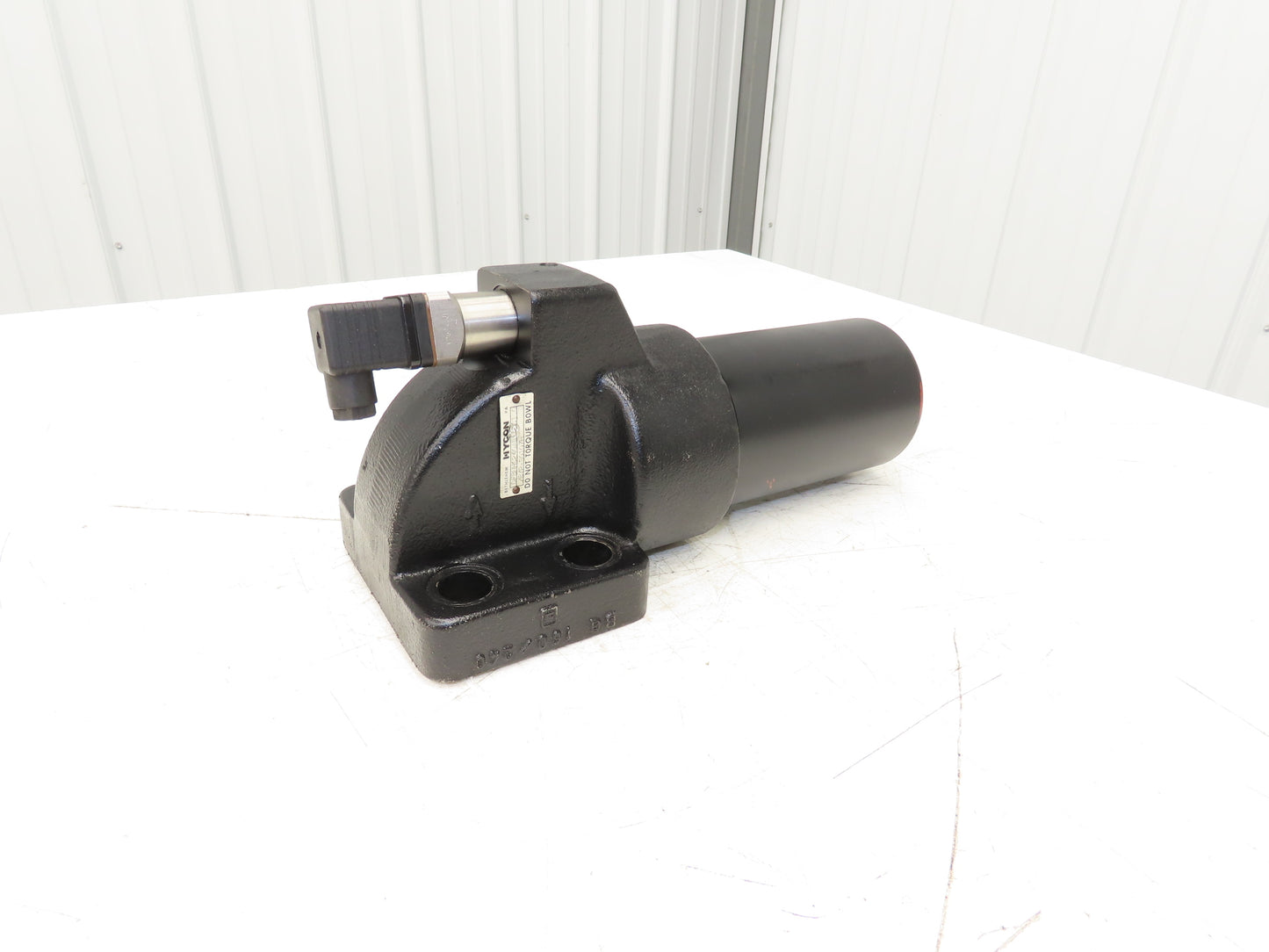 Hycon DFBNHC240AFE10C1.0/BYP-S0107H Hydraulic Filter 4-Bolt w/Indicator VD5-C.0