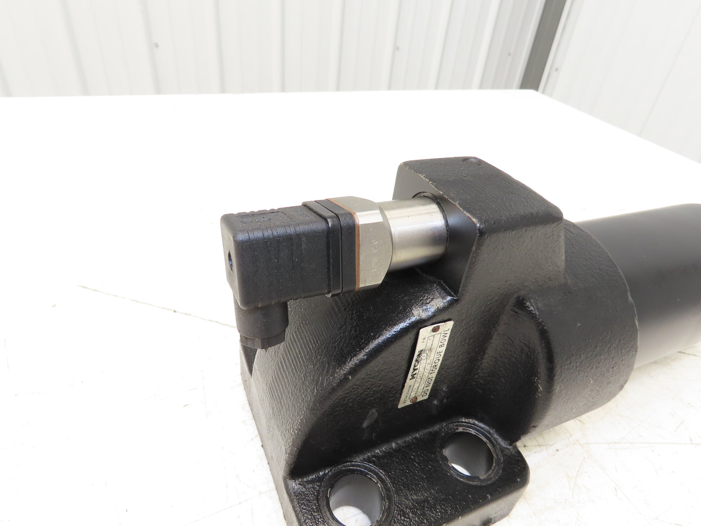 Hycon DFBNHC240AFE10C1.0/BYP-S0107H Hydraulic Filter 4-Bolt w/Indicator VD5-C.0