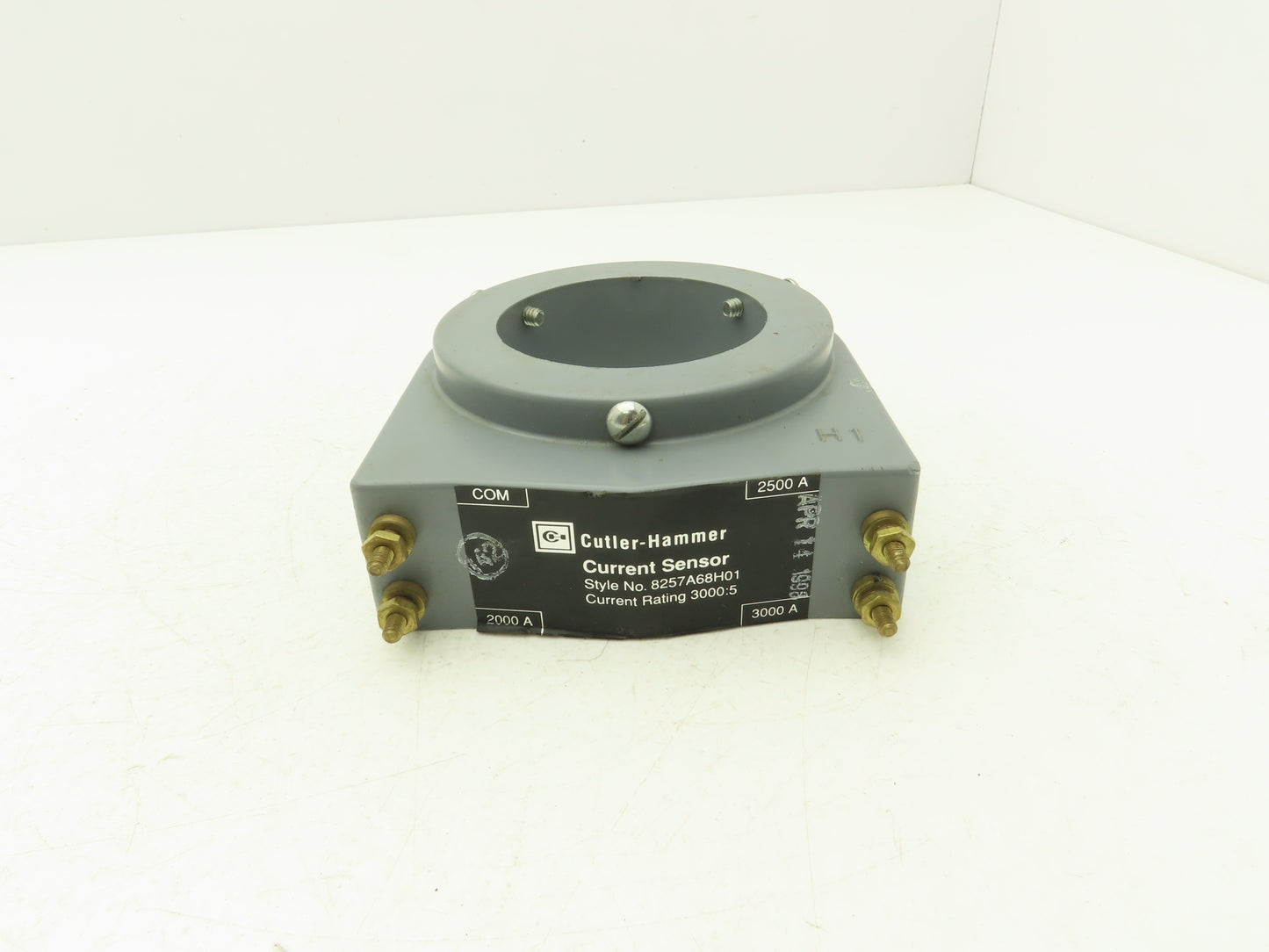 Cutler Hammer 8257A68H01 Current Sensor Current Rating 2000-3000A CH Multi Ratio