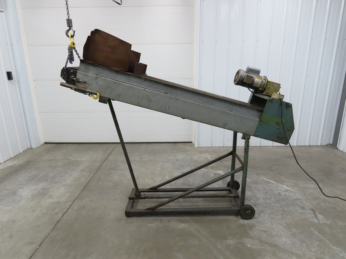 84"L Adj Incline Portable Parts Conveyor 10" Cleated Belt 115/230V 1PH 70FPM
