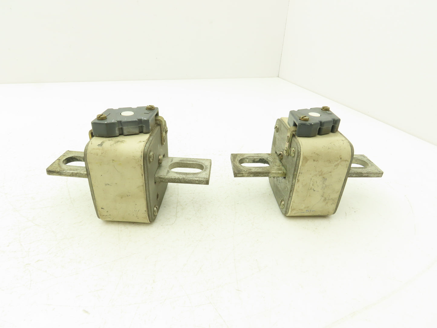 Bussmann Cooper SPP-7E700 Buss Semitron Fuse 700 Amp 700 Volt Lot of 2
