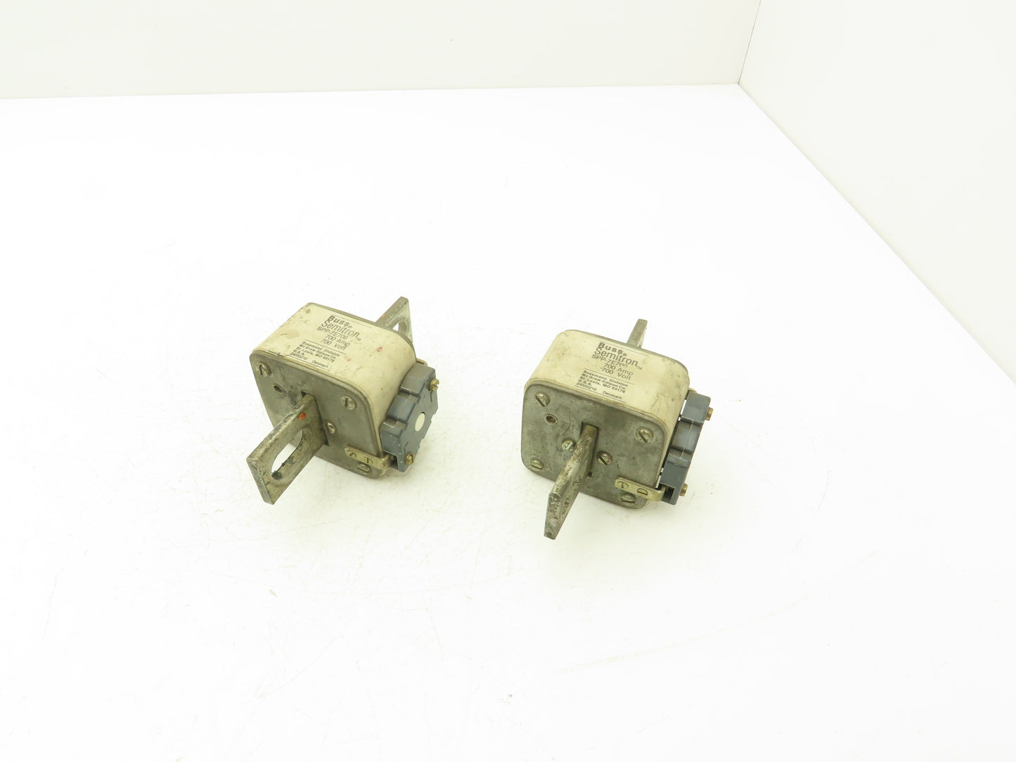 Bussmann Cooper SPP-7E700 Buss Semitron Fuse 700 Amp 700 Volt Lot of 2