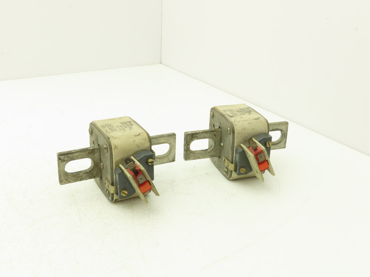 Bussmann Cooper SPP-7E700 Buss Semitron Fuse 700 Amp 700 Volt Lot of 2