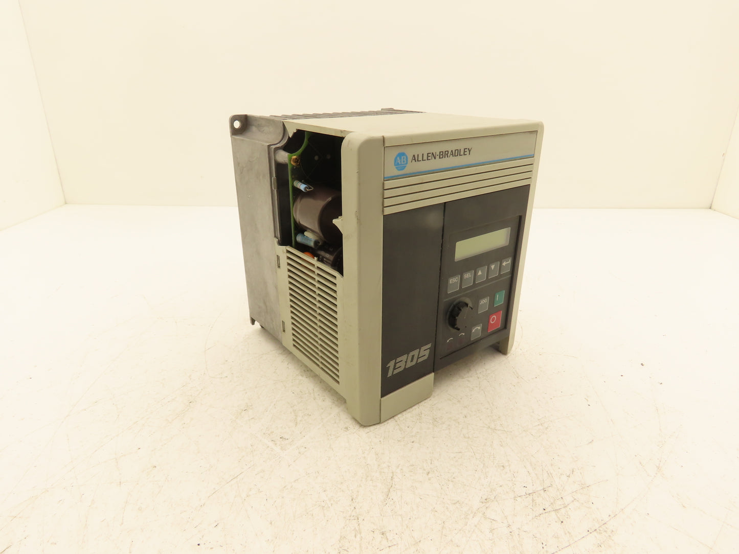Allen Bradley 1305-BA02A 1305 Variable Frequency AC Drive VFD .75Hp 460V 3PH