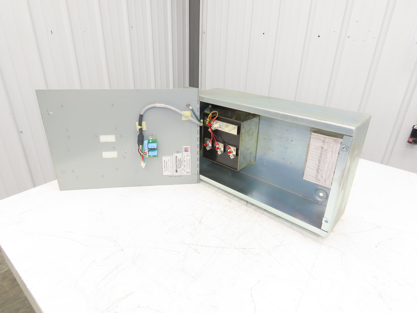 PE EGPE100 Current Technology 120/208-3GY Transient Voltage Surge Supressor
