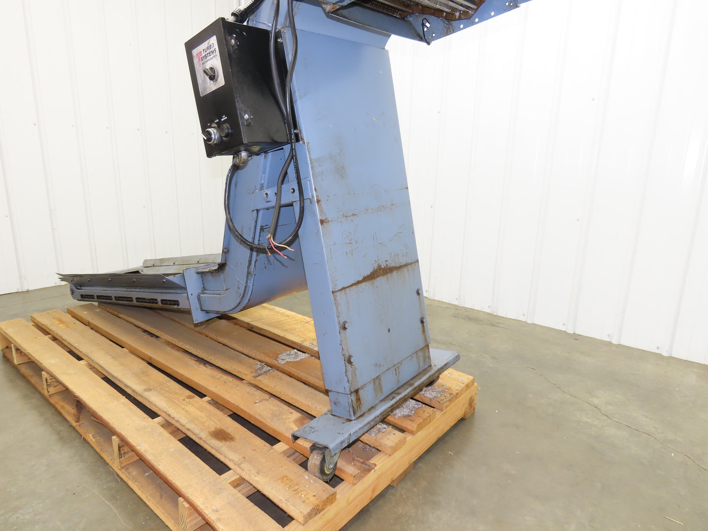 Turbo Chip Conveyor 16"W x 60" Infeed 40-43"H 230/460V 3PH Variable Speed 8'L