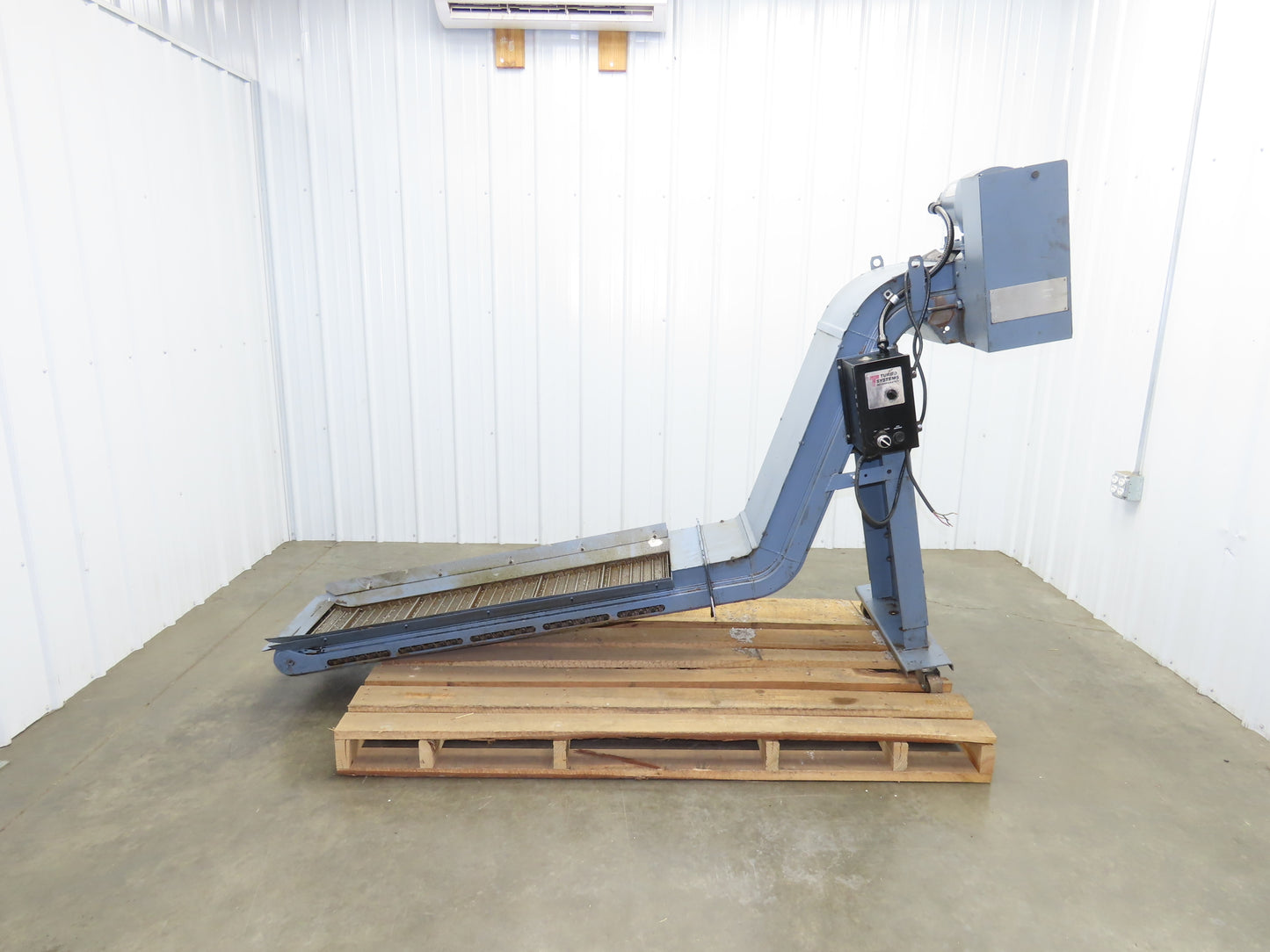 Turbo Chip Conveyor 16"W x 60" Infeed 40-43"H 230/460V 3PH Variable Speed 8'L