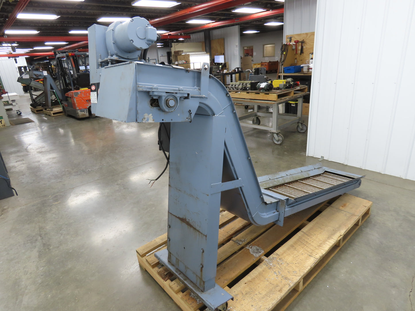 Turbo Chip Conveyor 16"W x 60" Infeed 40-43"H 230/460V 3PH Variable Speed 8'L