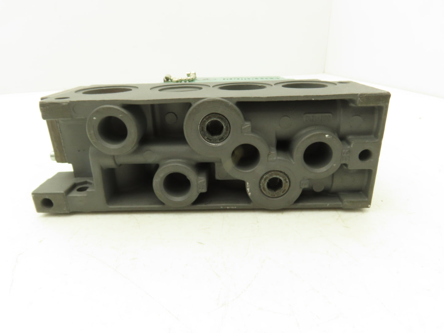 Numatics 34SAD415K013A Solenoid Valve w/ Manifold Block 120V 150 PSI 1/2" NPT