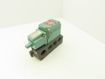 Numatics 34SAD415K013A Solenoid Valve w/ Manifold Block 120V 150 PSI 1/2" NPT
