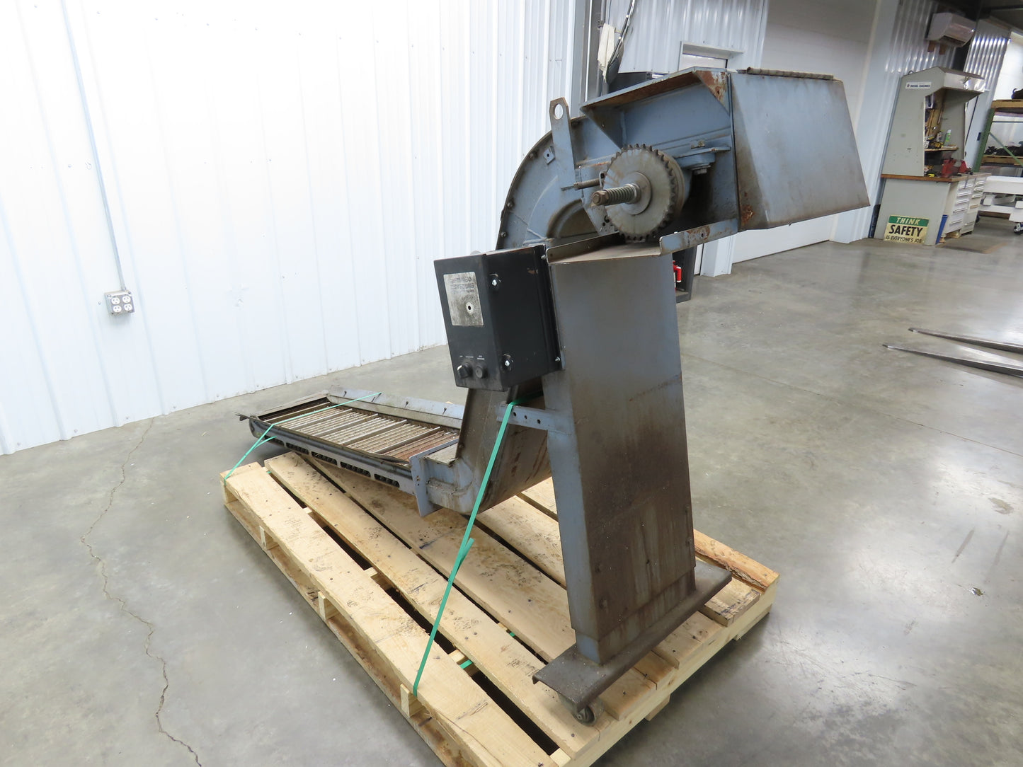 Turbo Chip Conveyor 16"W x 60" Infeed 40-43" Discharge Height  *No Drive*